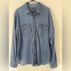 Gap men’s denim button down size XL